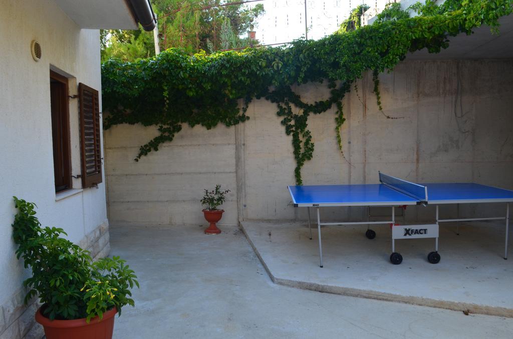 Holiday Villa In 奥米什 外观 照片