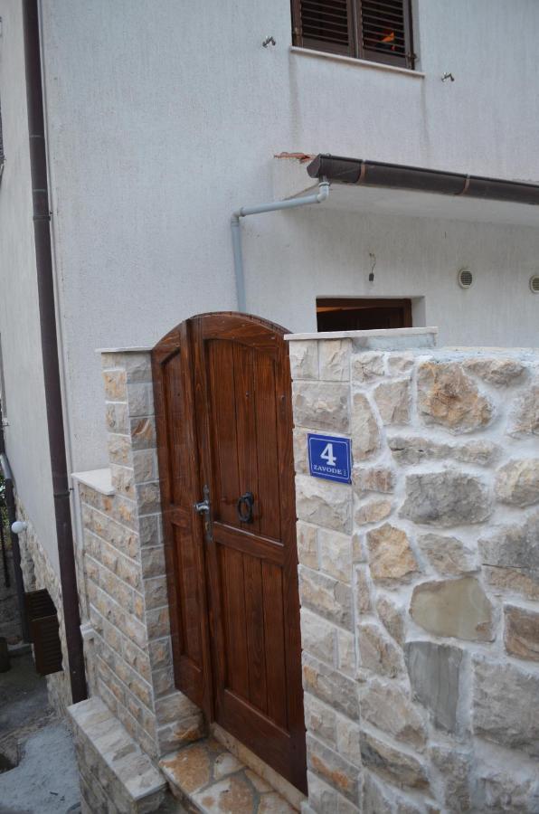 Holiday Villa In 奥米什 外观 照片